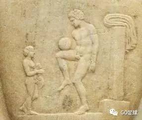 戴帽子踢足球,戴帽子踢球