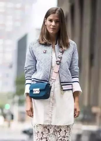 双肩包与斜背包哪种最实用,包治百病时尚百搭软包轻便不累肩