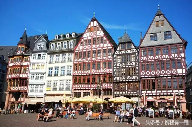 是什么样的国家，公共厕所里竟然只有一个拳头大的壶？