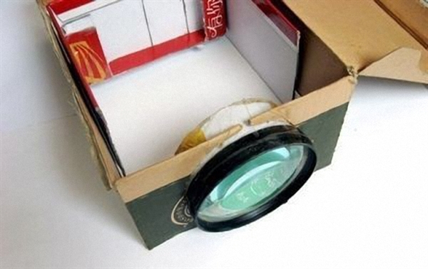 没有投影仪手机怎么在白墙上投影,手机可以当投影仪直接投屏到墙上