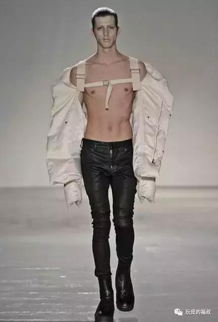 百元遮羞布，如何穿出巨星风度？