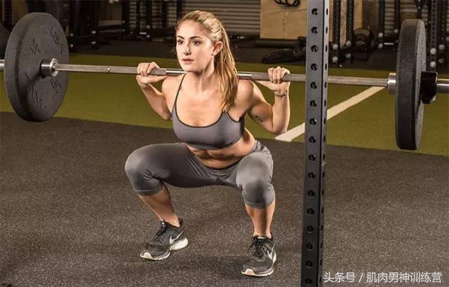 深蹲的正确方法,深蹲的正确姿势及好处