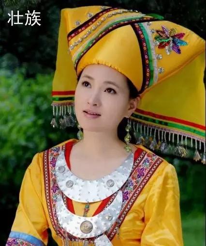 56个民族服饰的视频,56个民族男士服饰