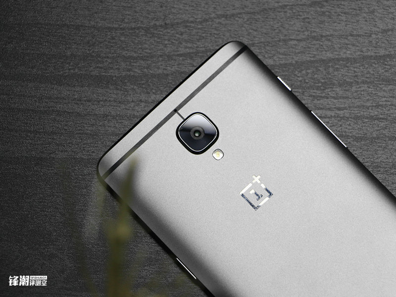 一加3t和荣耀v9哪个好,荣耀v9和一加3t评测视频