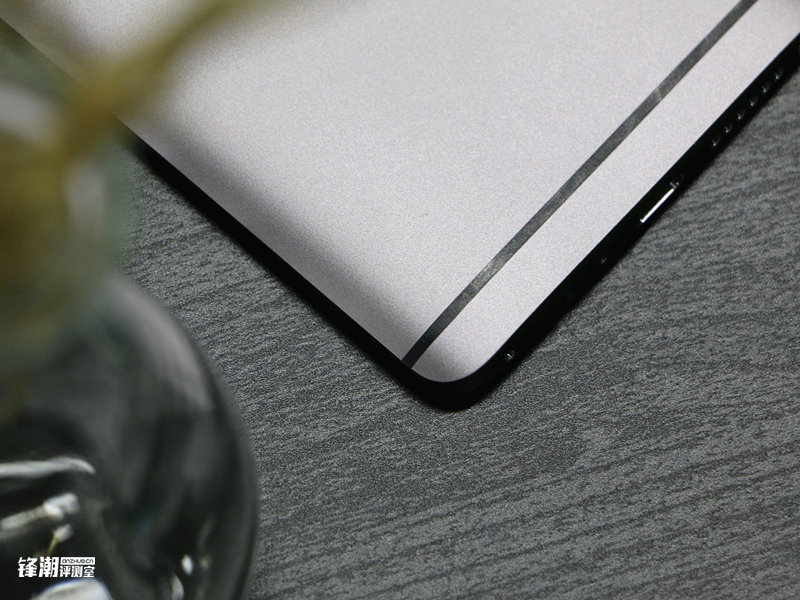 一加3t和荣耀v9哪个好,荣耀v9和一加3t评测视频