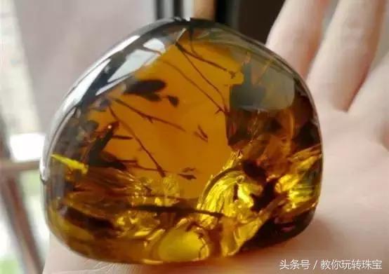 俄罗斯发现“龙血”琥珀,3公斤就卖上千万!