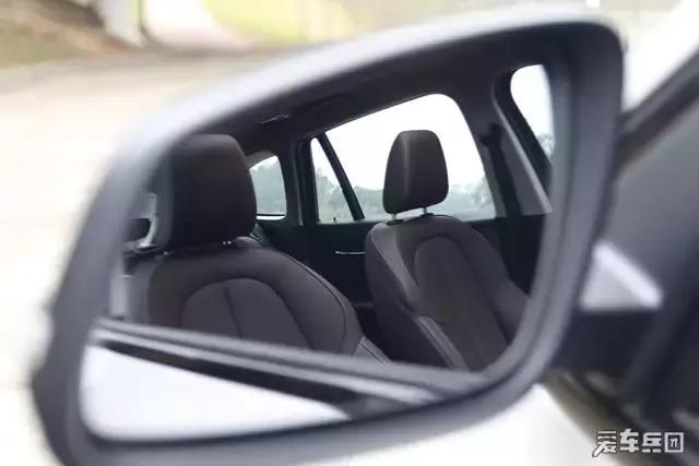 织物座椅和真皮座椅哪个好,皮织物混搭座椅要不要加真皮座椅