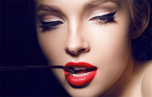 美人心计：脸部减肥最有效的方法