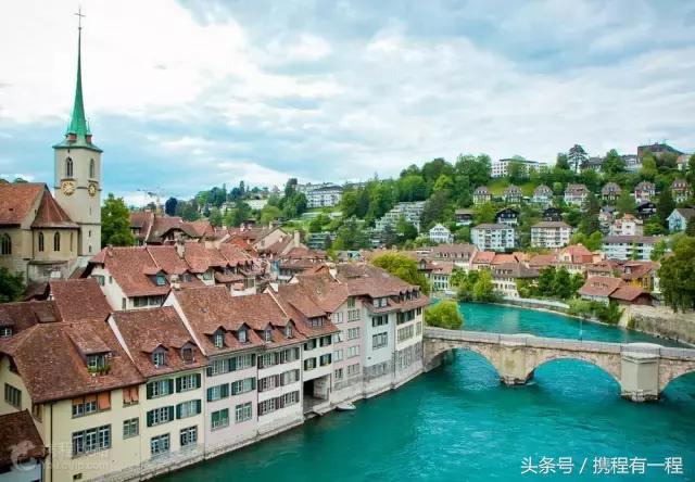 是什么样的国家，公共厕所里竟然只有一个拳头大的壶？