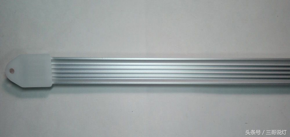 拆解酷毙灯,拆一个手电筒