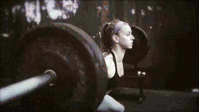 深蹲的正确方法,深蹲的正确姿势及好处