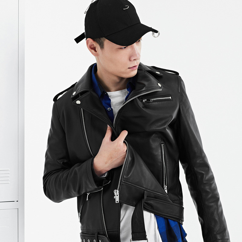 皮衣男款痞帅街拍,亮面机车皮衣男款街拍