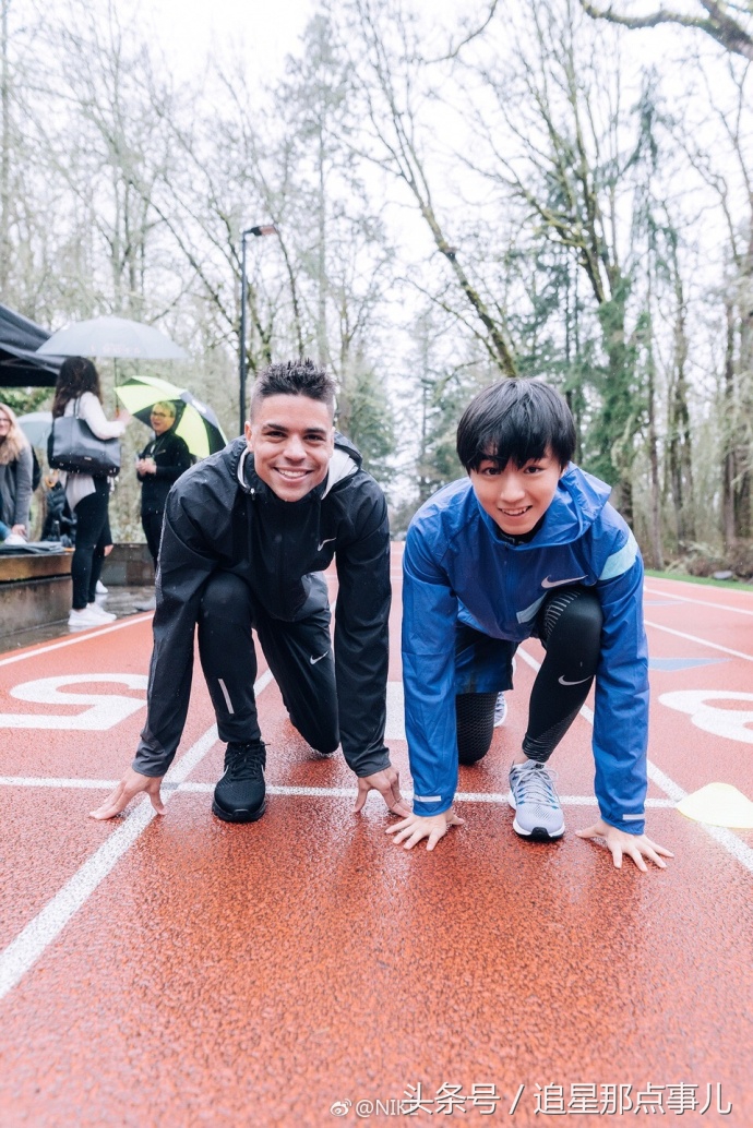 王俊凯nike彩虹鞋,王俊凯nike迪奥