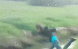 结婚把新郎官给整了,新郎被整太过头的视频