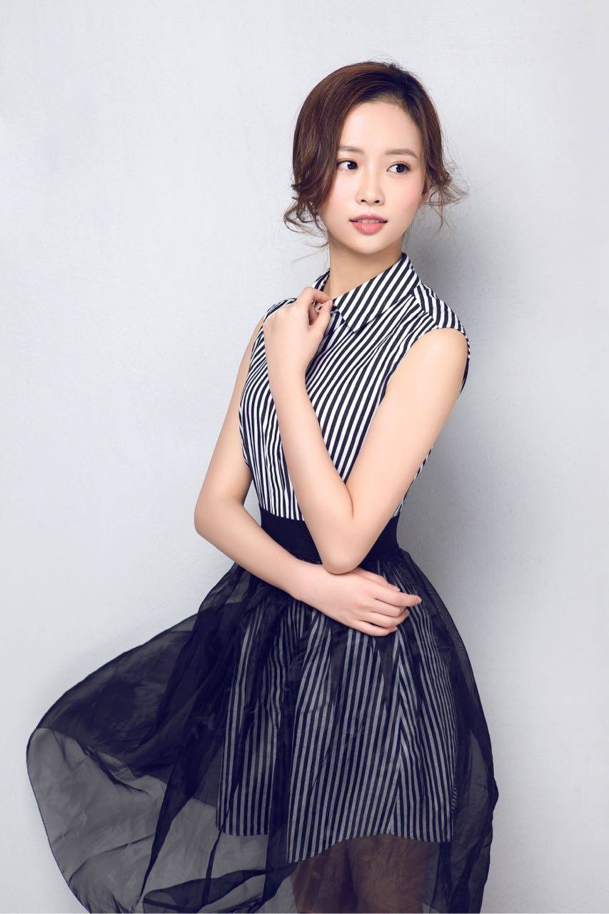 最美足球女抖音,最美足球女主持人