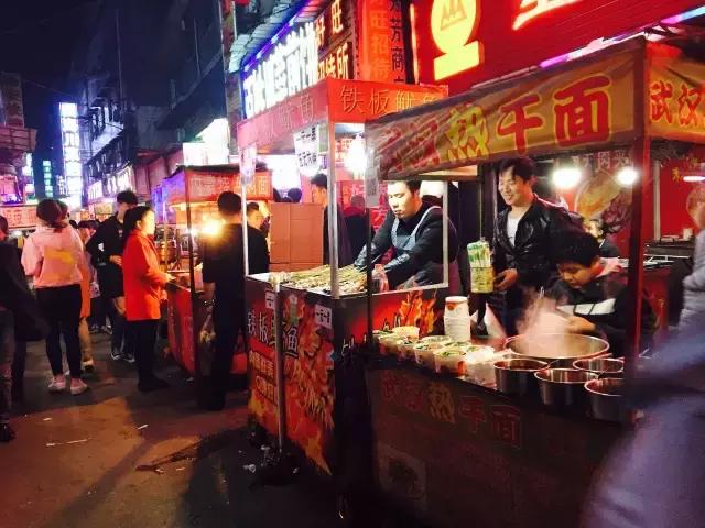 每一个与鱼化寨国际有染的人,都曾对这个小香港有难以言表的热忱