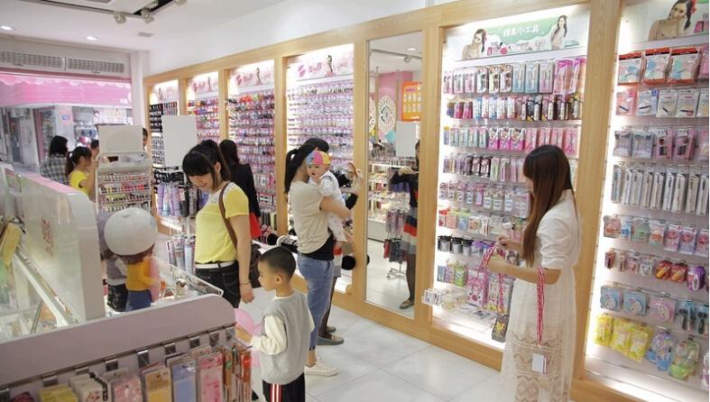 如何赚中年女士的钱,赚女人钱的最佳方法