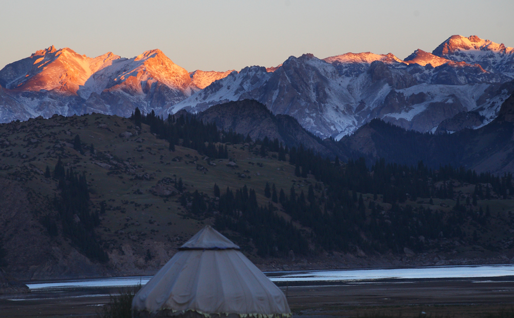 新疆之旅探索神秘的天池,新疆天池带你看风景