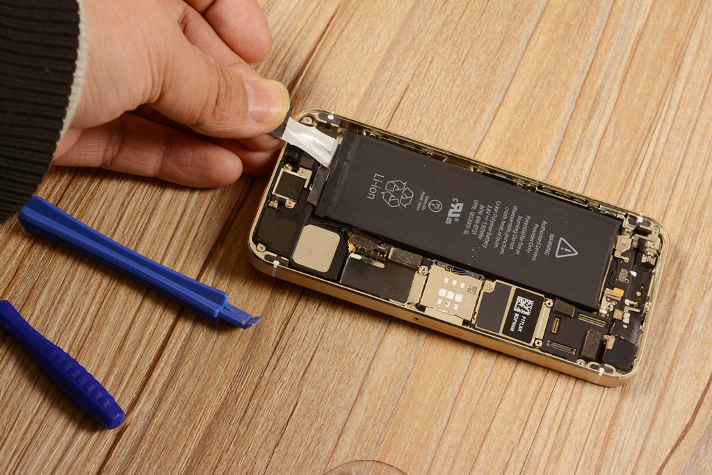 iphone5s电池更换详细教程,iphone5s怎么自己换电池