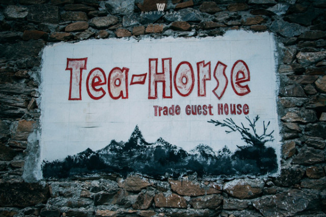 大漠户外旅行虎跳峡徒步详解,虎跳峡徒步168级勇者云梯