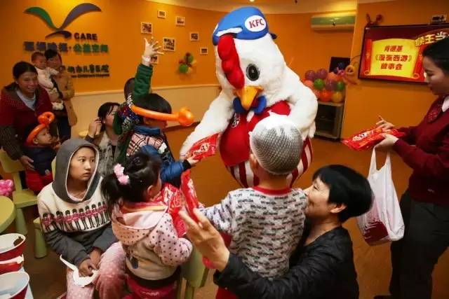 推广||传说中的他来到医院，孩子们都笑了！