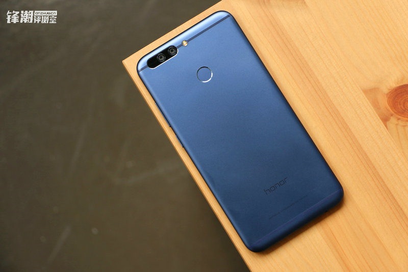 一加3t和荣耀v9哪个好,荣耀v9和一加3t评测视频