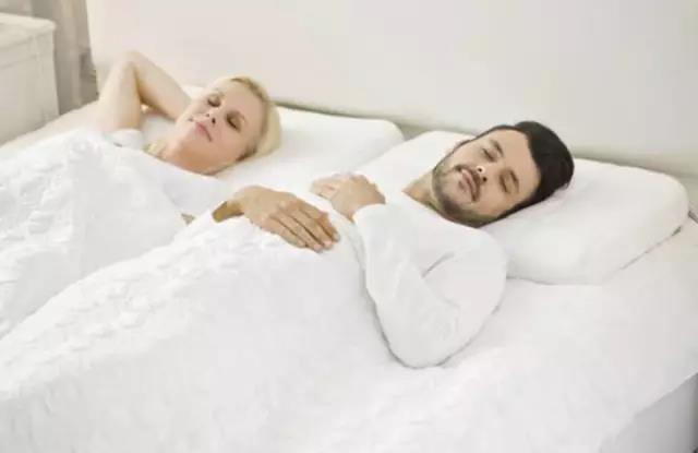 德国黑科技治疗打呼噜的枕头测评,德国枕头治疗打鼾