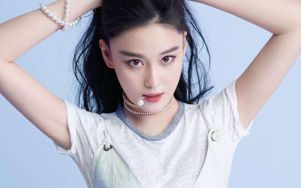 范冰冰拍戏受伤小腿淤青，李晨直呼“心痛我冰”