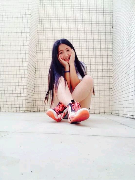 类似喷泡的球鞋,球鞋喷泡