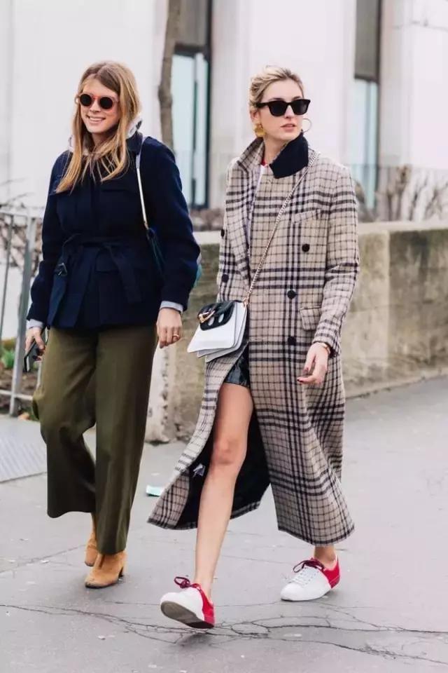 小白鞋什么时候流行的,最近流行哪些小白鞋女