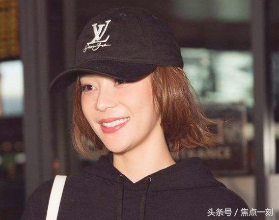 平沿棒球帽怎么戴好看短发女,短发戴棒球帽子怎么扎简单好看