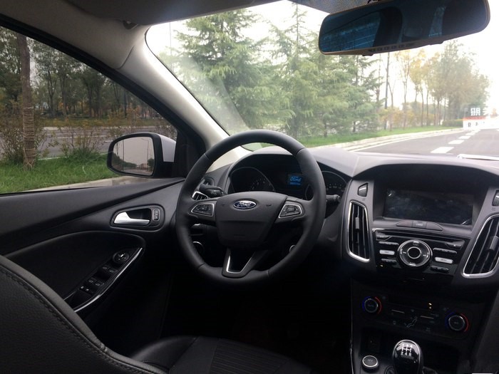 福特福克斯车主用车感受,2012福特福克斯1.6l风尚版