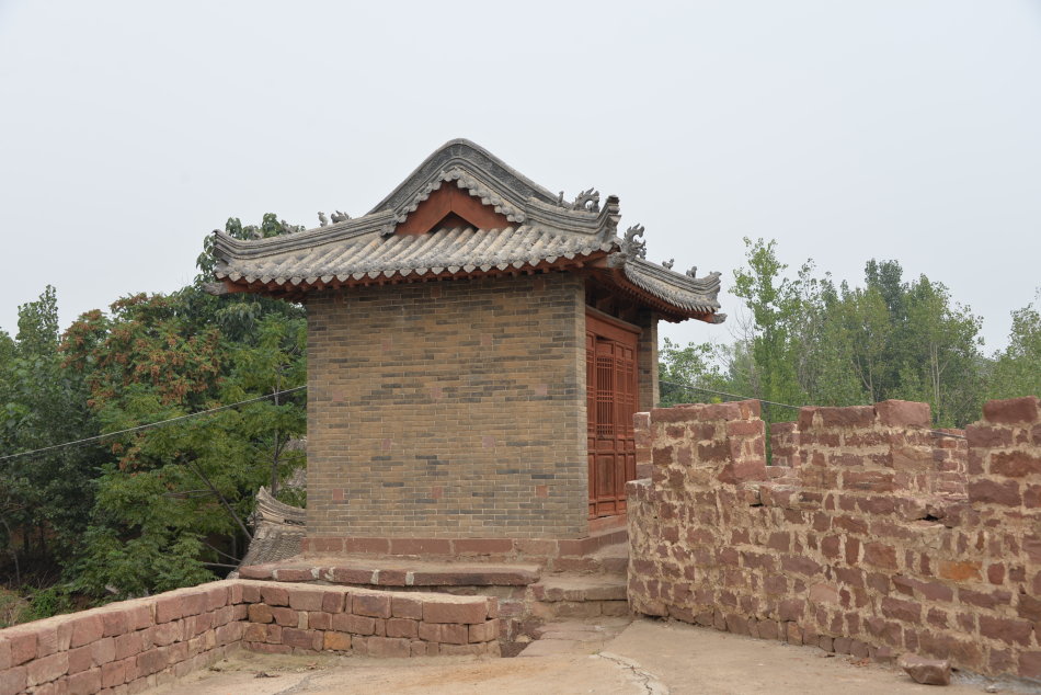 临沣寨中原第一红石古寨,河南古寨临沣寨的传说