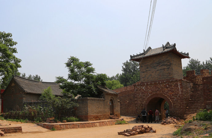 临沣寨中原第一红石古寨,河南古寨临沣寨的传说