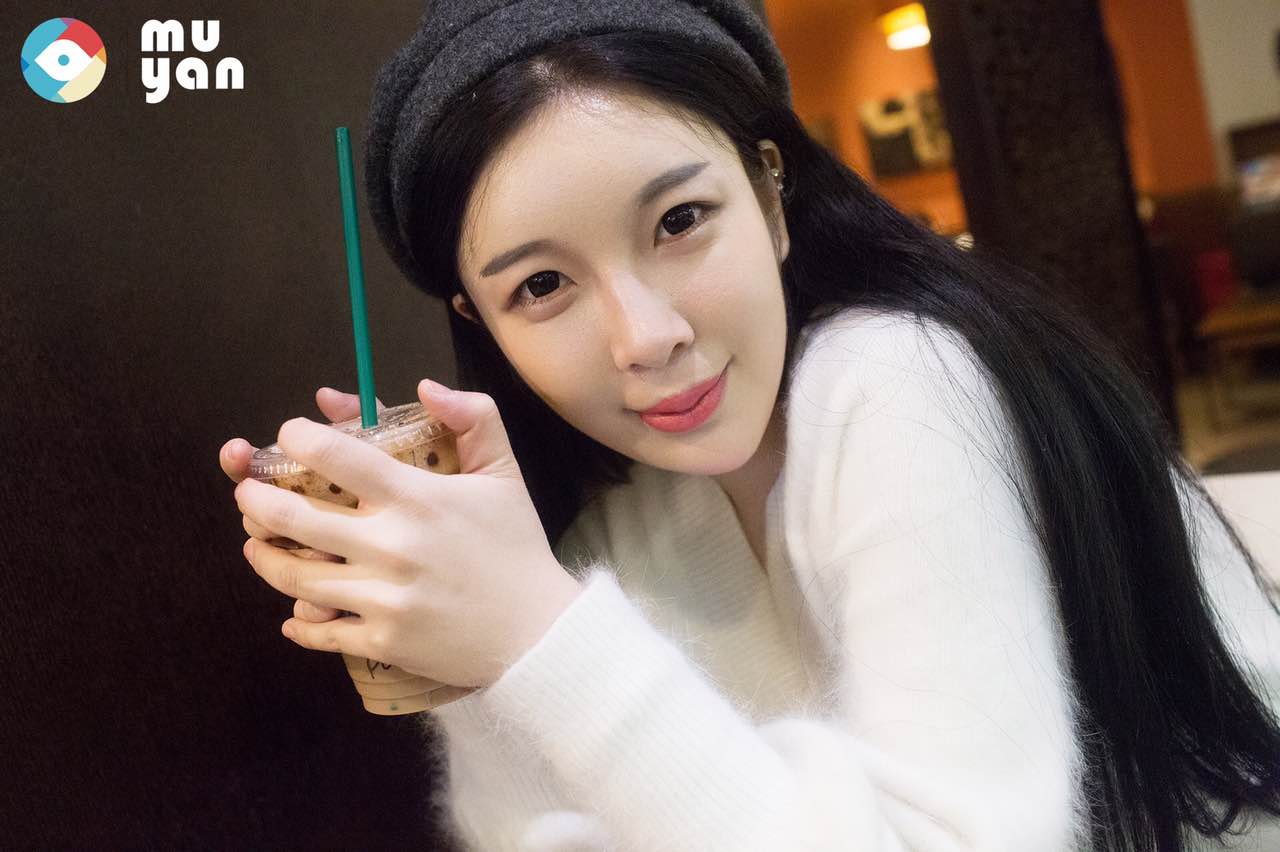 独家对话|歌手莫莫,主播界的拼命三娘