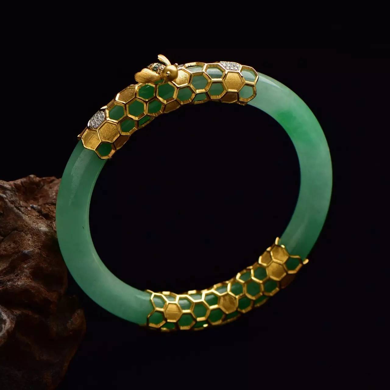 摔坏的手镯怎么修复,手镯摔坏了是不是不想补好