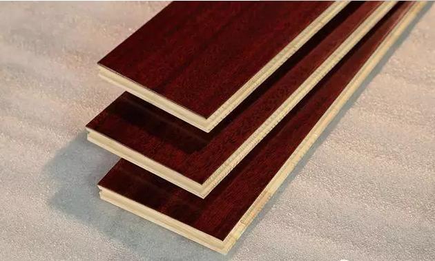 三层实木地板和多层实木哪个好,三层实木与多层实木地板哪个好