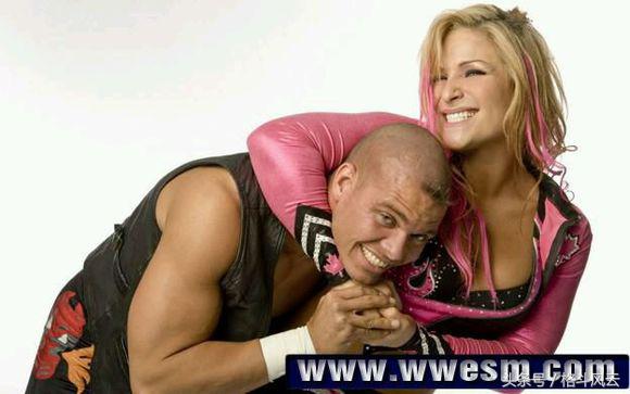 wwe拉娜个人简介,wwe拉娜与卢瑟夫求婚完整视频