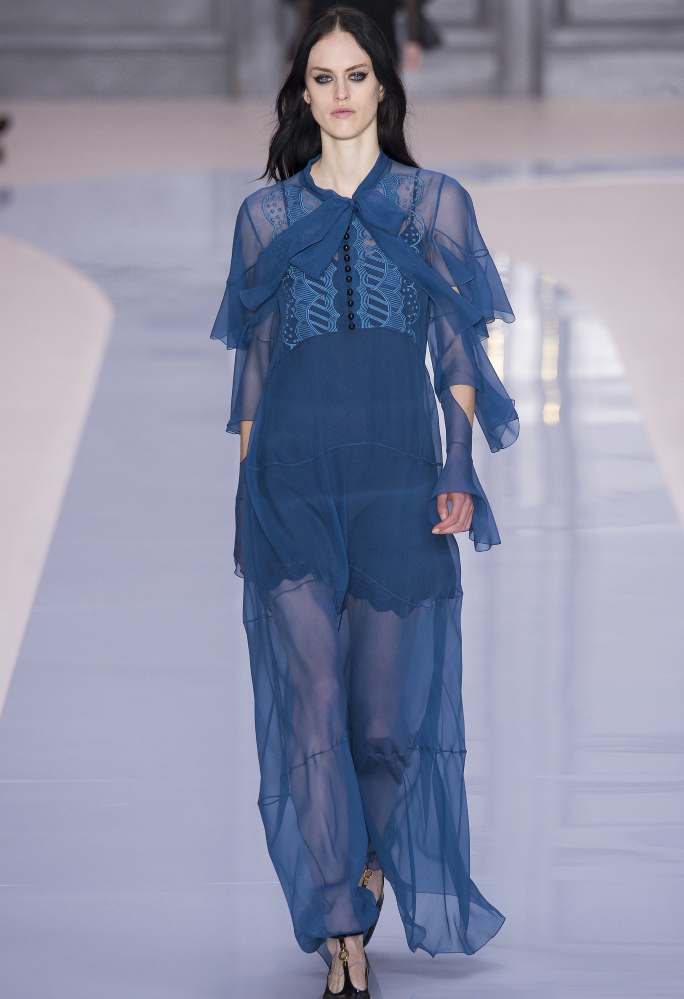 chloe最新秀,2023年chloe秋冬服装走秀