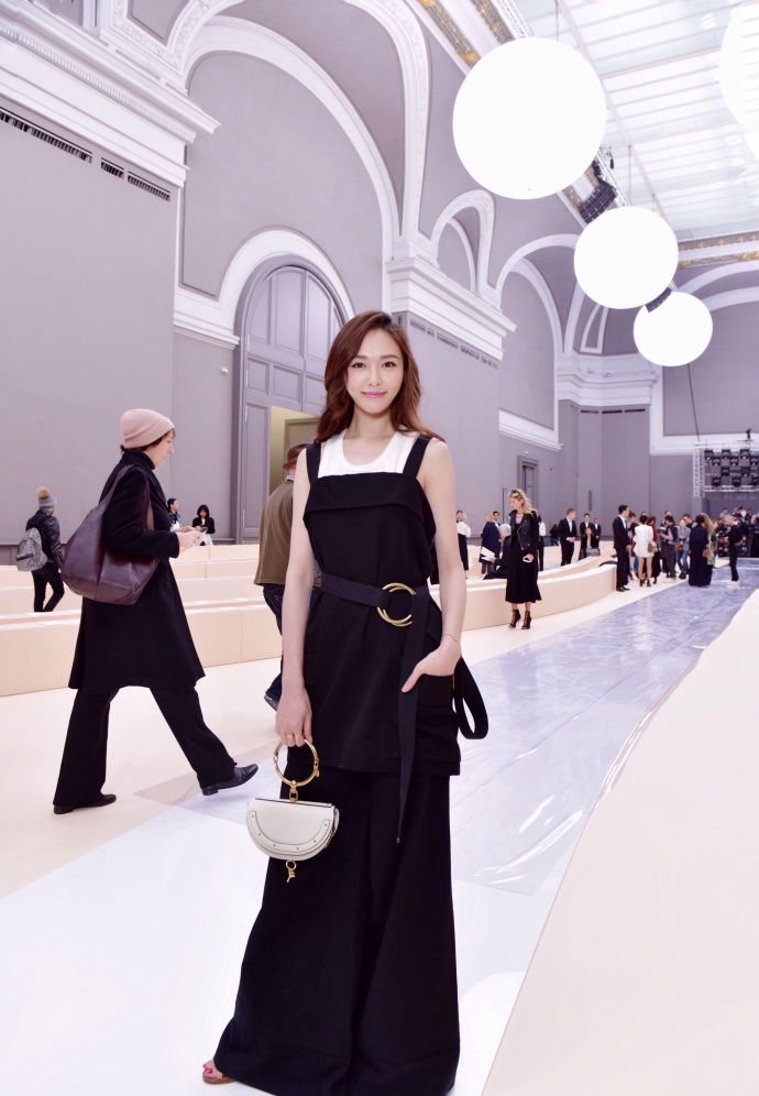 chloe最新秀,2023年chloe秋冬服装走秀