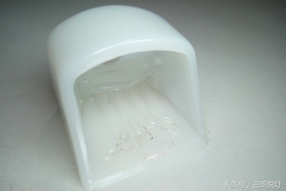 拆解酷毙灯,拆一个手电筒