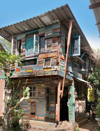 新加坡组屋“黄金梯”一夜爆红!居然只花了20新币就搞定?