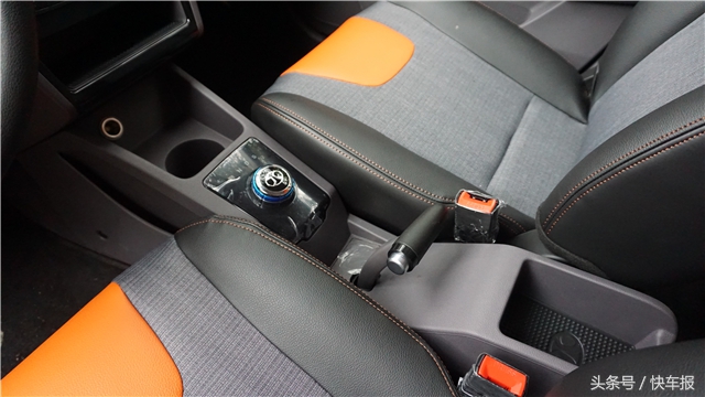 一脚油门踩下去的感觉,一脚油门踩下去推背感