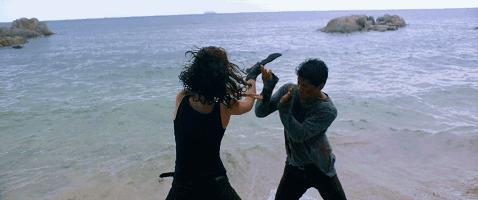 突袭2:炸裂的热血动作电影,突袭2电影经典动作片