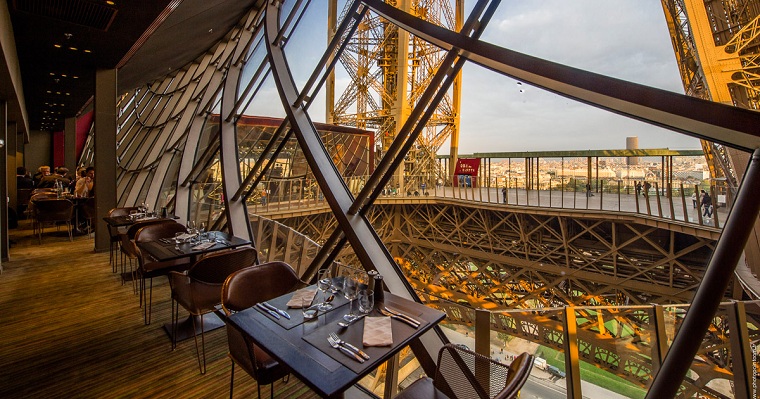 法国巴黎铁塔餐厅怎么上去,法国巴黎铁塔餐厅