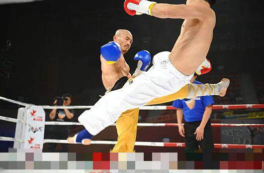 武僧一龙挑战冠军一脚踢飞,武僧一龙一脚ko跆拳道