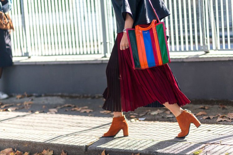 巴黎世家春运同款编织袋,背巴黎世家机车包骑机车