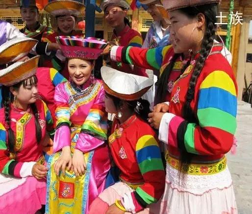 56个民族服饰的视频,56个民族男士服饰