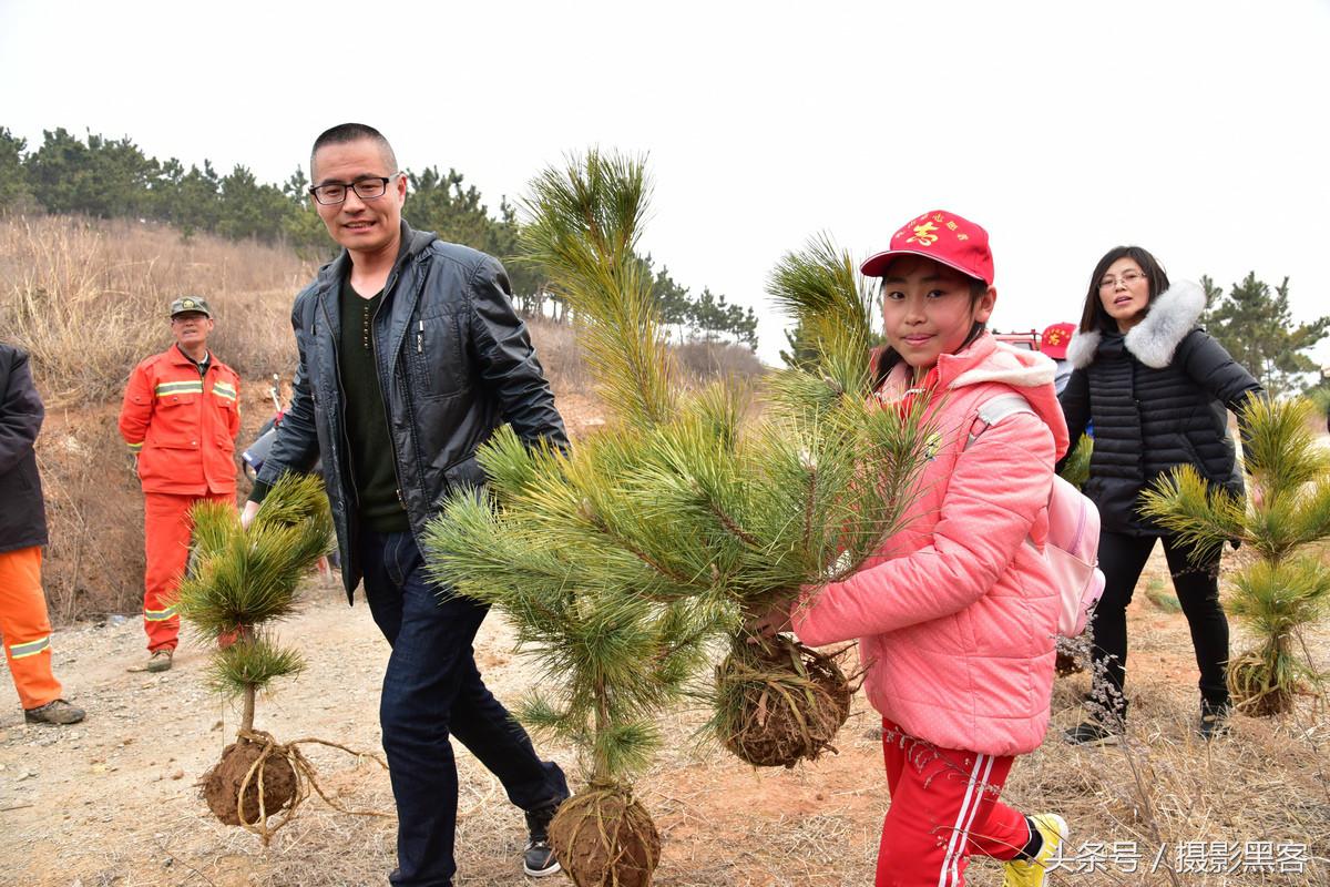 义务植树与创建森林城市,共建文明城市小学生