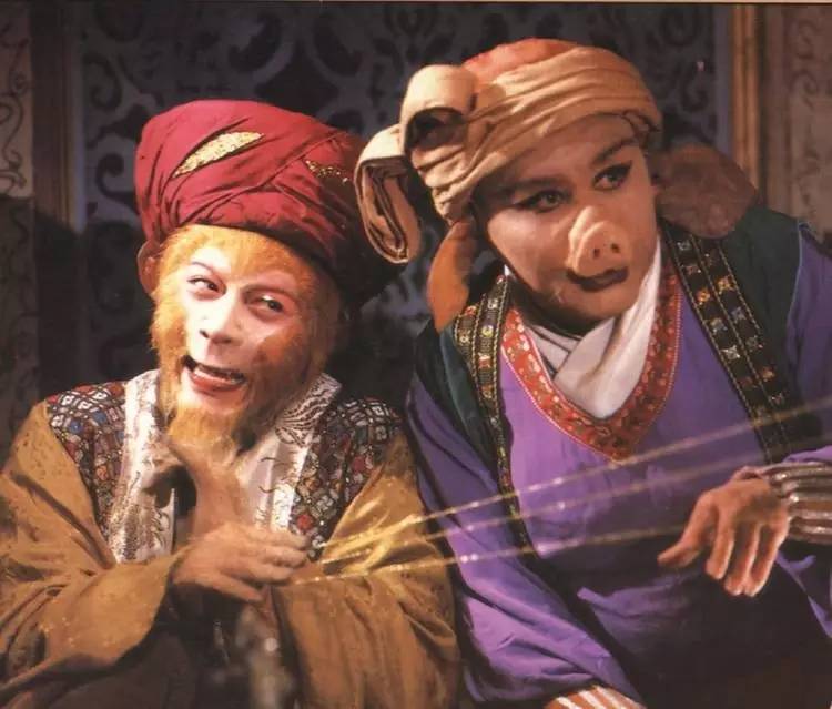 她曾是王的女人，被*兽禽**囚禁洞中整三年，逃回家丈夫却不再碰她！